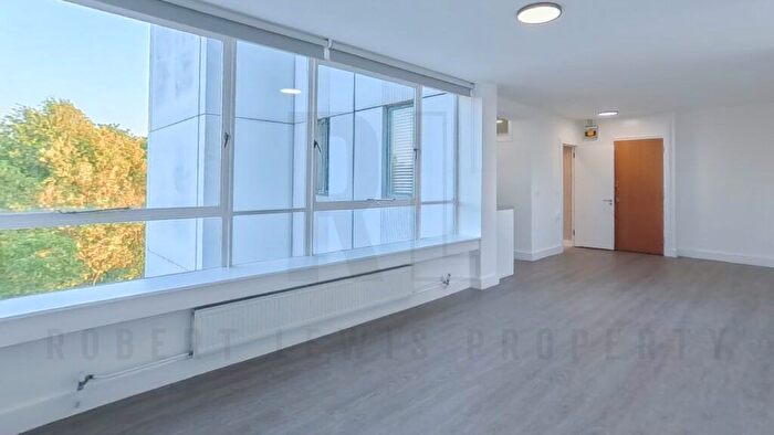 Studio To Rent In Avenue Road, London, N6