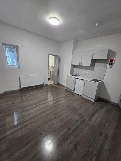 1 Bedroom Studio To Rent In Chapel Road, Ilford, IG1