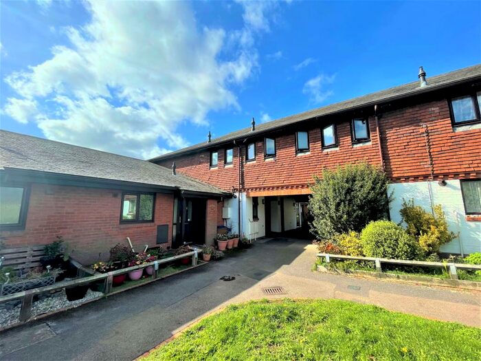 2 Bedroom Apartment To Rent In Stonepit Close, Godalming, Surrey, GU7