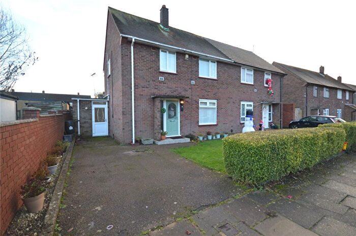 3 Bedroom Semi-Detached House For Sale In Homestead Way, Luton, Bedfordshire, LU1
