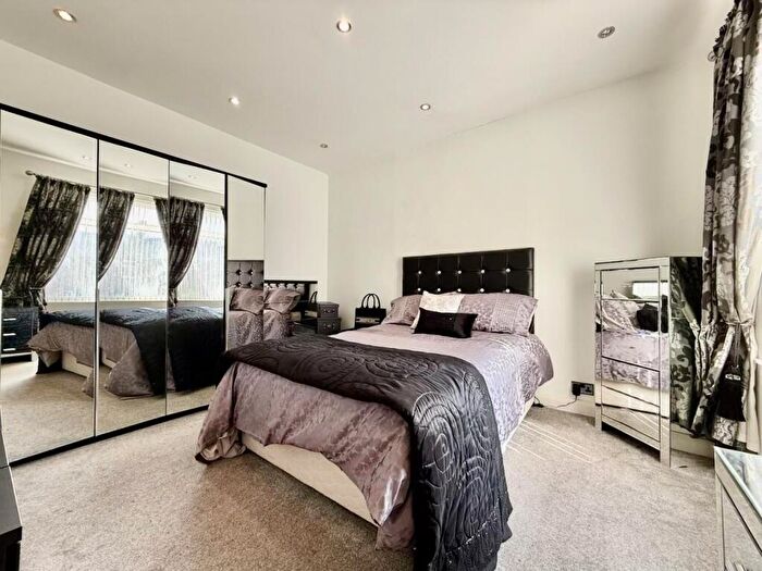 3 Bedroom Terraced House For Sale In Howard Street, Loughborough, LE11