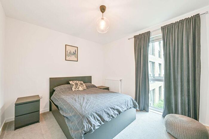 1 Bedroom Flat For Sale In Cricklewood, Cricklewood, London, NW2