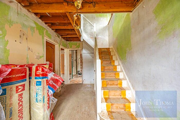 3 Bedroom Semi-Detached House For Sale In Whitehall Close, Chigwell, Essex, IG7