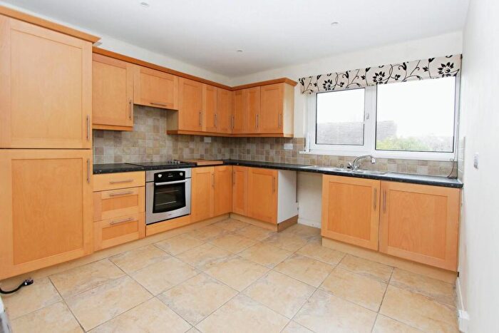 2 Bedroom Apartment To Rent In Deveron Grove, Keynsham, BS31