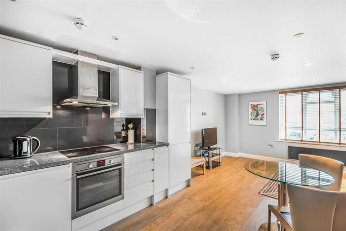 Studio To Rent In High Street, Rickmansworth WD3