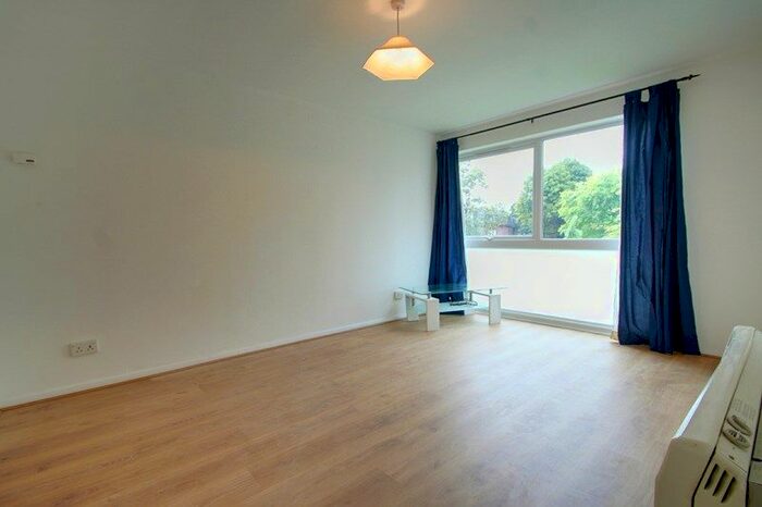 1 Bedroom Flat To Rent In Hansart Way, Enfield, Middlesex EN2