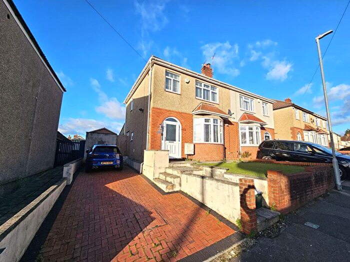 3 Bedroom Semi Detached House For Sale In School Road, Kingswood, Bristol, BS15