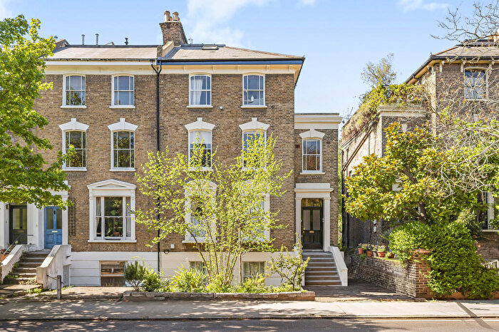 2 Bedroom Flat For Sale In Manor Avenue, London, SE4