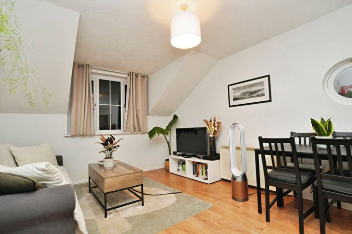 1 Bedroom Flat For Sale In Rosemont Close, Letchworth Garden City, SG6