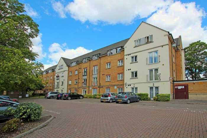 2 Bedroom Flat To Rent In Wood Lane, Isleworth, TW7