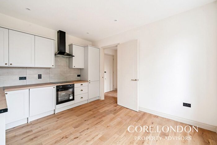 1 Bedroom Flat For Sale In Avenue Gardens, Acton, W3