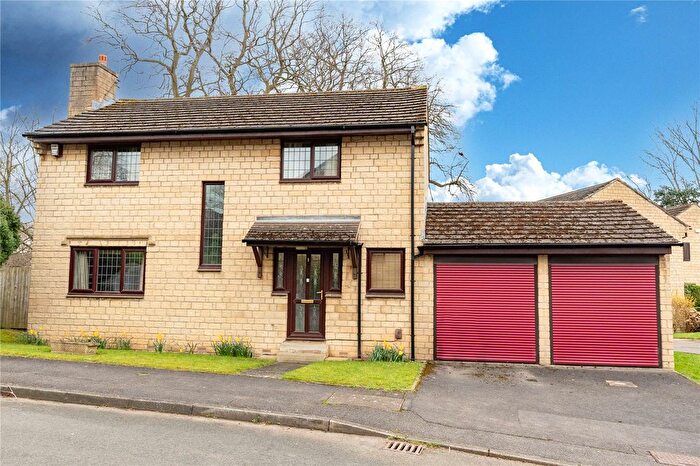 4 Bedroom Detached House For Sale In Ladywood Grange, Leeds, LS8