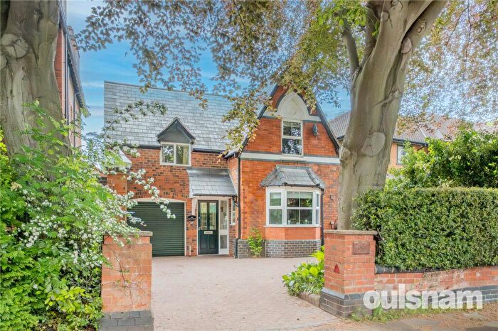 3 Bedroom Detached House For Sale In Oakfield Road, Selly Park, Birmingham, B29