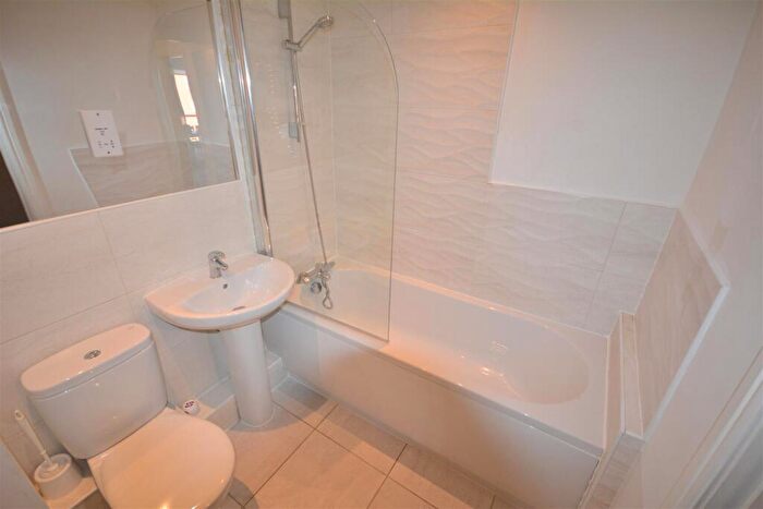 2 Bedroom Apartment To Rent In Weavers Point, Lodge Lane, Derby, DE1