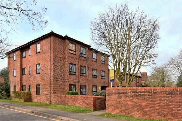 2 Bedroom Apartment To Rent In The Paddocks, Savill Way, Marlow, Buckinghamshire, SL7