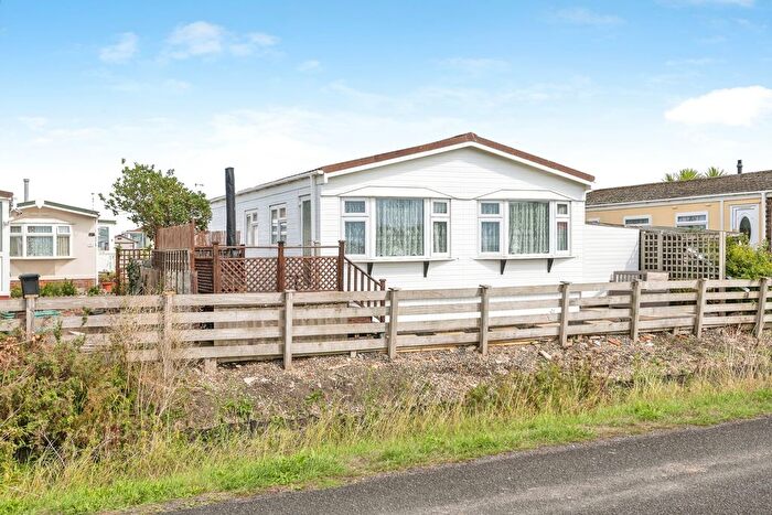 2 Bedroom Mobile/park Home For Sale In Poplar Walk, Oaktree Park, Locking, Weston-Super-Mare, Somerset, BS24