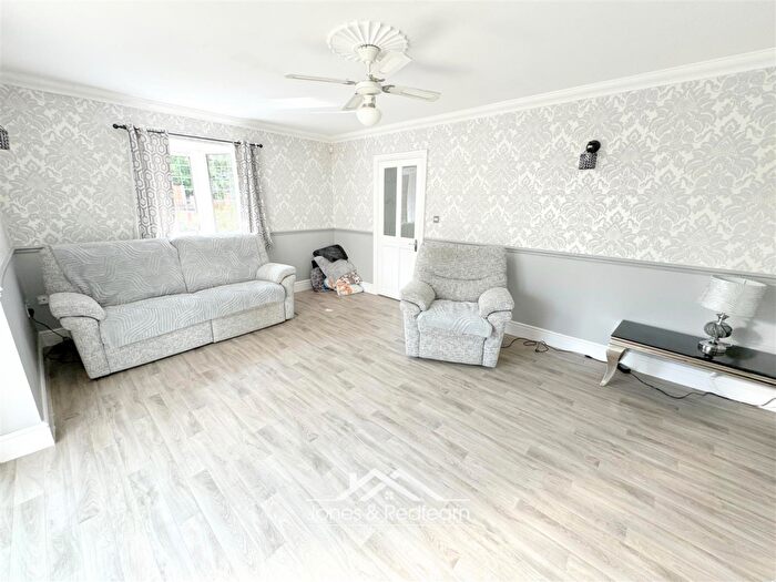 4 Bedroom Detached House For Sale In Gwellyn Avenue, Kinmel Bay, LL18