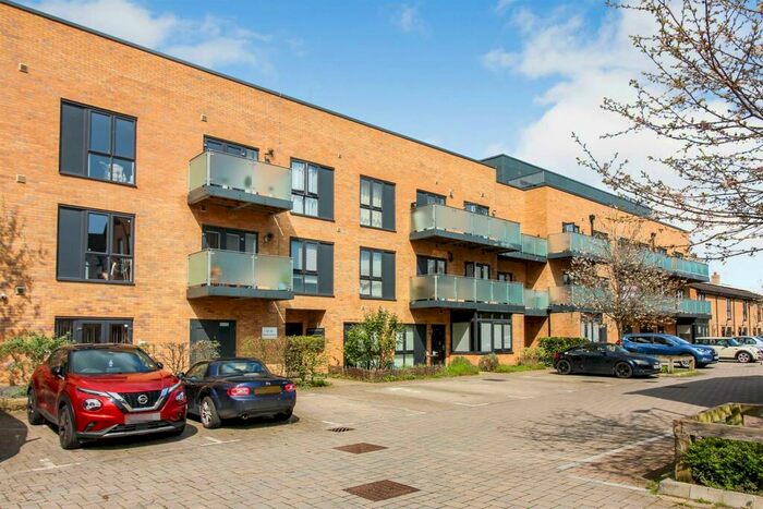 1 Bedroom Apartment To Rent In Brooks Mews, Aylesbury, HP19