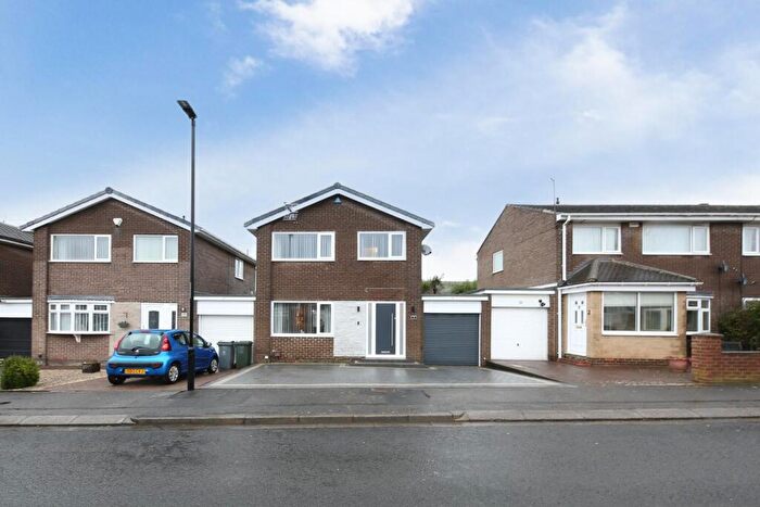 3 Bedroom Detached House For Sale In Falkirk, Garth Sixteen, Killingworth, NE12