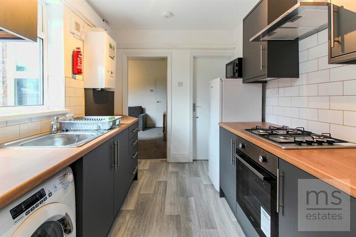 3 Bedroom Terraced House To Rent In Cycle Road, Lenton, Nottingham, NG7