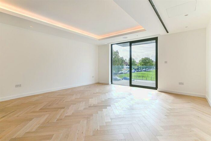 2 Bedroom Apartment To Rent In Regents Park Road, Finchley, N3