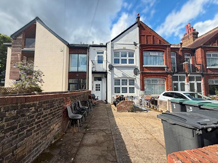 1 Bedroom Flat To Rent In Lascotts Road, London, N22