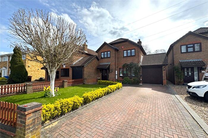 4 Bedroom Detached House For Sale In Manor Road, Farnborough, Hampshire, GU14