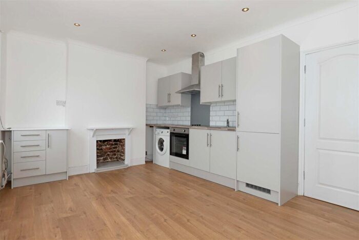 1 Bedroom Apartment To Rent In Newland Road, Worthing, BN11