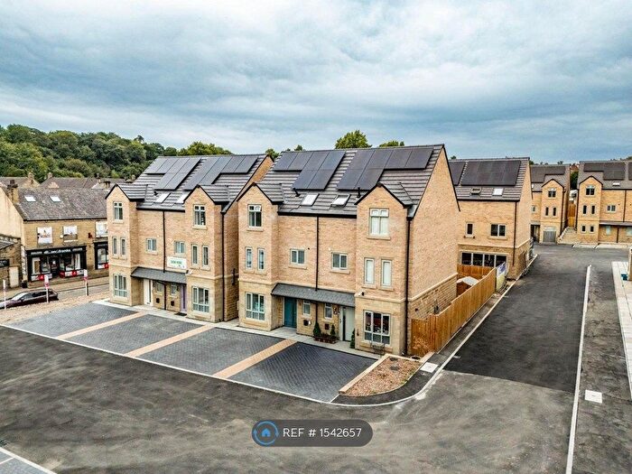 5 Bedroom Semi-detached House To Rent In Weavers Place, Brighouse, HD6