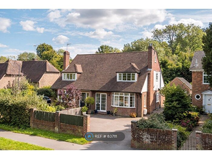 3 Bedroom Semi-Detached House To Rent In Redhill Road, Rowland's Castle, PO9