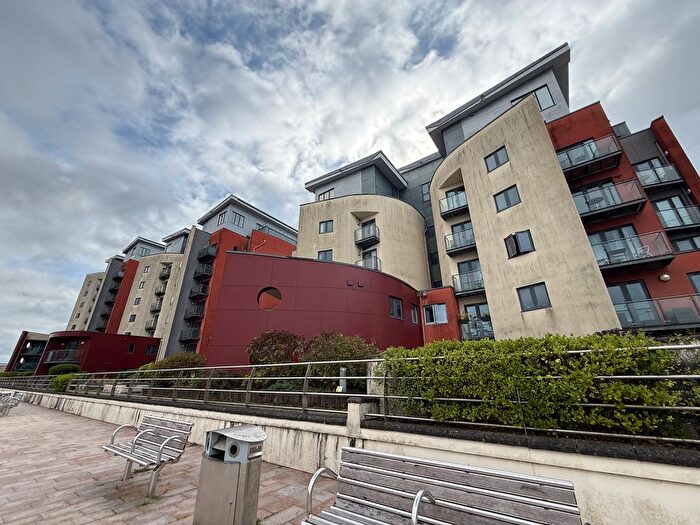 2 Bedroom Flat For Sale In Kings Road, Swansea, SA1