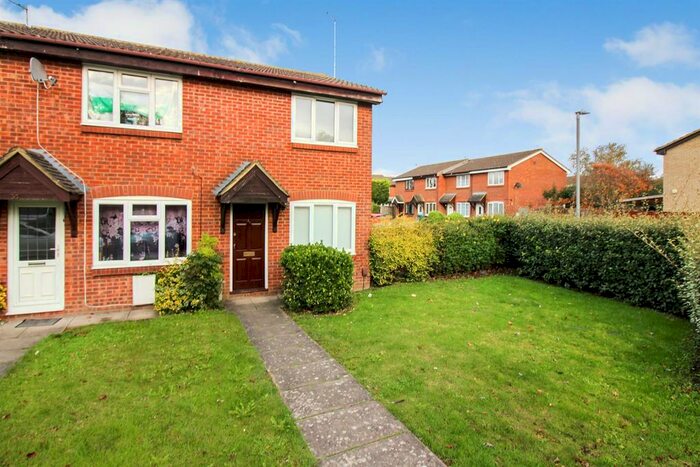 2 Bedroom Property To Rent In Sharp Close, Aylesbury HP21