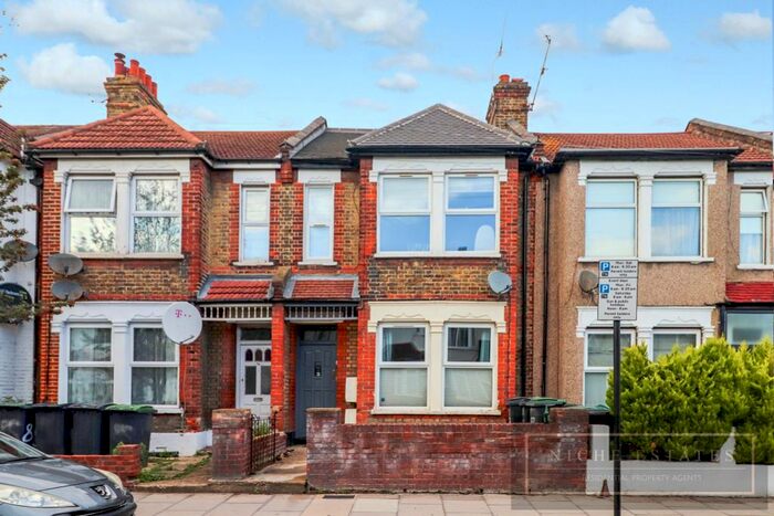 3 Bedroom Flat To Rent In Brantwood Road, London, N17