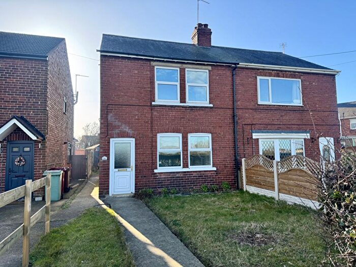 3 Bedroom Semi-Detached House For Sale In Asquith Avenue, Ealand, Crowle, DN17