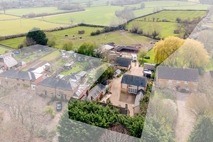 4 Bedroom Country House For Sale In Cherington, Shipston-On-Stour Warwickshire, CV36