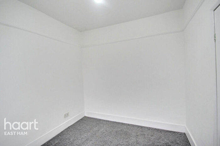 4 Bedroom Terraced House To Rent In Boundary Road, London, E13