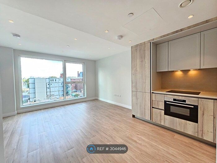 1 Bedroom Flat To Rent In Gasholder Place, London, SE11