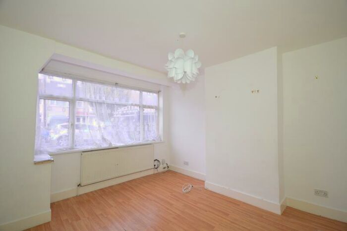 3 Bedroom Terraced House To Rent In Primrose Glen, Hornchurch, Essex, RM11