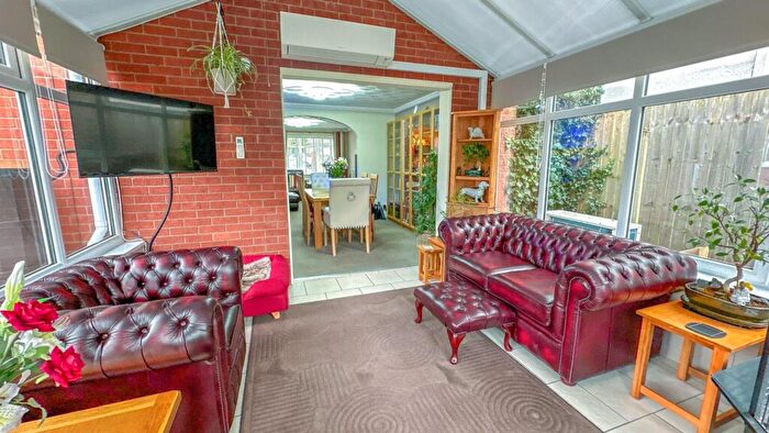 4 Bedroom Detached House For Sale In The Long Shoot, Nuneaton, CV11