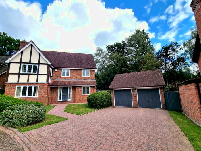 5 Bedroom Detached House To Rent In Tudor Hill, Sutton Coldfield, B73