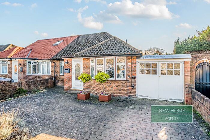 3 Bedroom Semi Detached Bungalow For Sale In Westacott Hayes, UB4