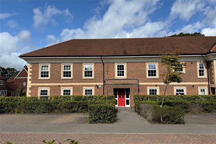 1 Bedroom Flat For Sale In Redshank Crescent, Chineham, Basingstoke, Hampshire, RG24