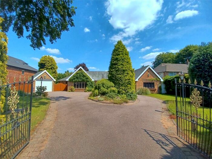 4 Bedroom Bungalow To Rent In Lichfield Road, Sutton Coldfield, B74