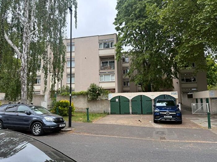 4 Bedroom Maisonette To Rent In Victoria Rise, London, SW4