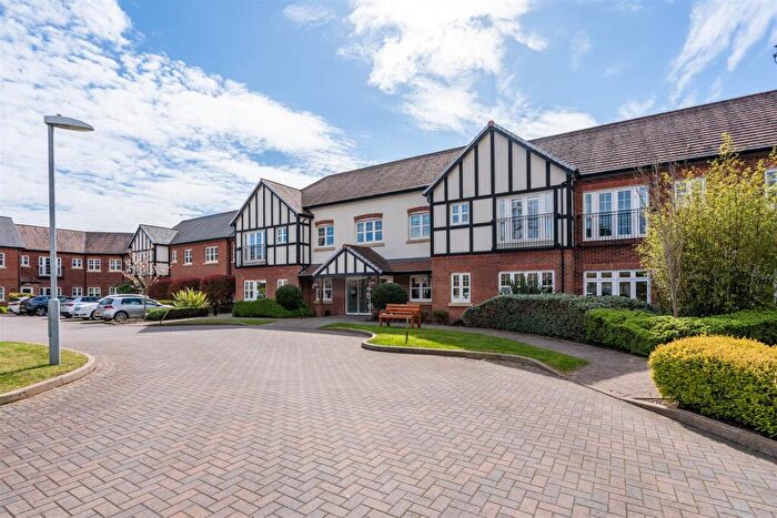 2 Bedroom Flat For Sale In Four Ashes Road, Bentley Heath, Solihull, B93