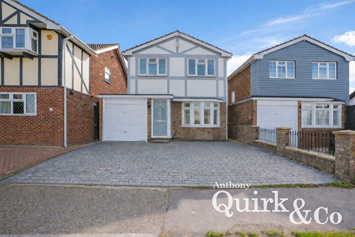 4 Bedroom Detached House For Sale In Beverley Avenue, Canvey Island, SS8