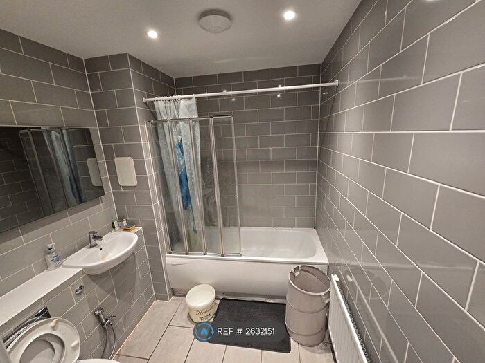 2 Bedroom Flat To Rent In Stephen Tuckwell House, Barking, IG11