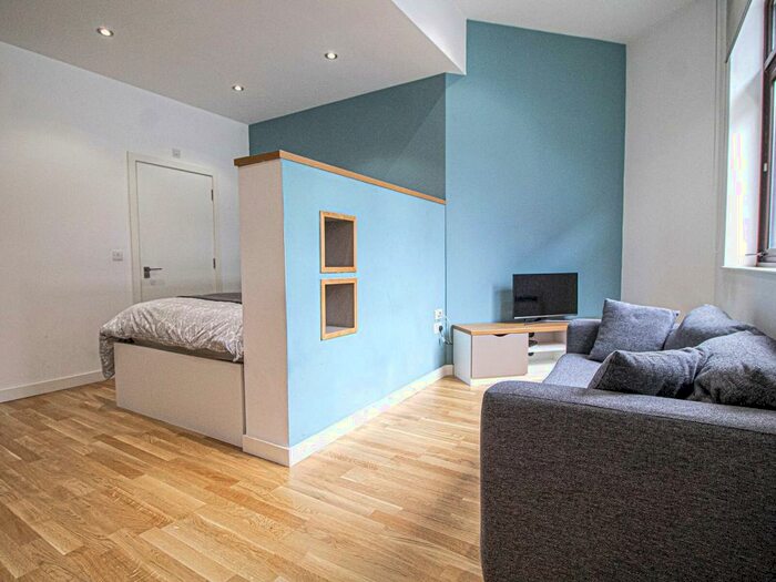 Studio To Rent In Wade Lane, Leeds, West Yorkshire, LS2