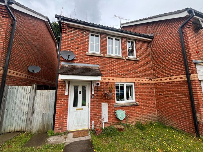 3 Bedroom Terraced House To Rent In Queen Elizabeth Close, Ash, Aldershot, GU12