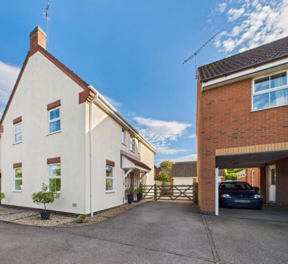 4 Bedroom Detached House For Sale In Ferndale Grove, Hinckley, LE10